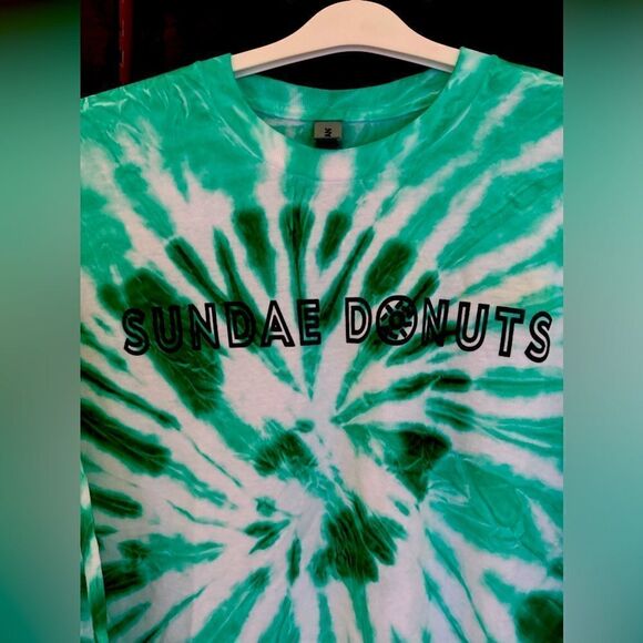 Gildan tie dye long sleeved T-shirt with SUNDAE DONUTS logo on front NWOT L - Picture 3 of 11